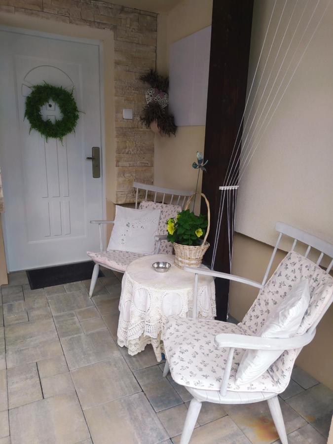 Apartman Karin Huty Exterior photo